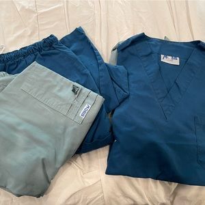 MOBB scrub sets (2) size m